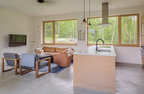 Lincoln House | SECLUDED MODERN RUSTIC
