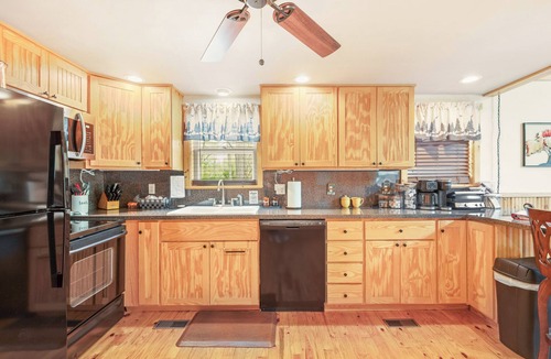 Schellsburg Cabin | Secluded Mtn Cabin, 2 King Beds, Fire Pit, 11mi to ATV Park