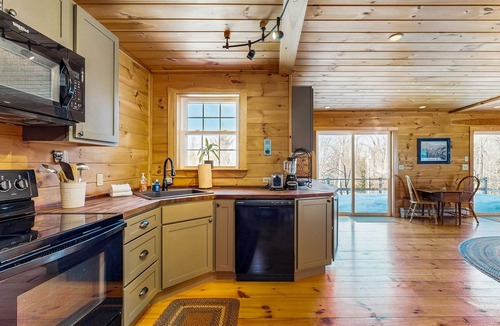 Ludlow House | Secluded Rustic Home with Private Hot Tub & Huge Deck - 5 Miles to Okemo