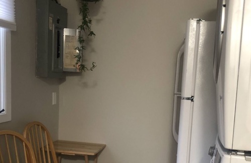 East Bloomington House | Separate entrance 2 levels suites with laundry room next airport mall America