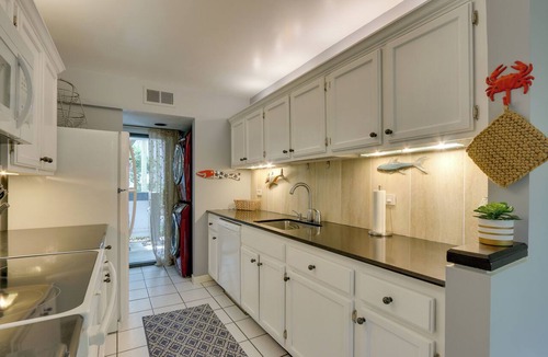 Hilton Head Apartment | Serene Hilton Head Island Condo w/Community Pool!