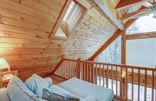 Eastern Vermont Cabin | Serene luxury cabin with WiFi, private hot tub, wood stove & deck