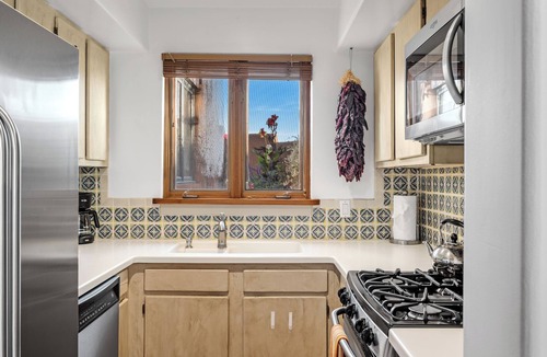 South Capitol House | Serenidad - Walk Everywhere, Kiva Fireplace