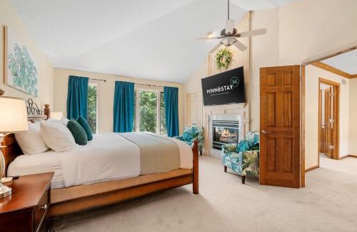 Eden Prairie House | Serenity on the Creek