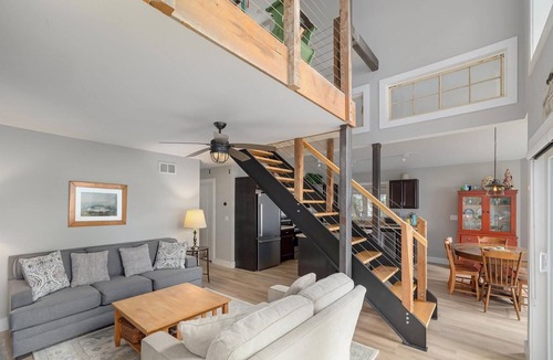 South Burlington House | Shelburne Bay Retreat~Lakefront~Private Beach~Fireplace