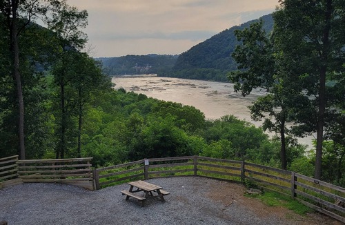 Bolivar House | Shenandoah Paradise!nnViews Mountains and River