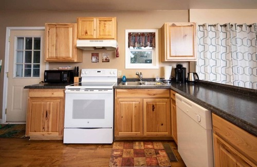 Luray House | Shenandoah Retreat/Walk to river/dog friendly