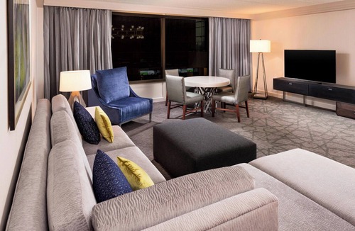 Bloomington Hotel | Sheraton Bloomington Hotel