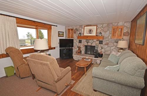 Glen Arbor House | Ships Haven
