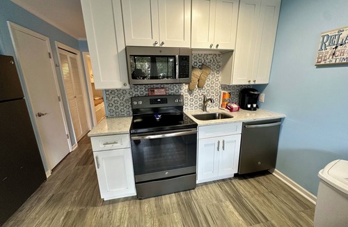 Hilton Head Island Condo | SHOREthing! Beachside retreat w/Bikes, Chairs
