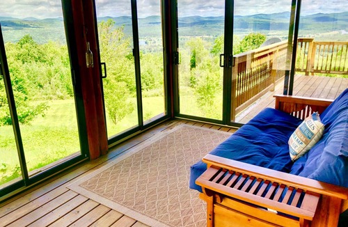 Dalton Cabin | SI Incredible Views from this log cabin with large deck, huge yard, fire pit, hot tub, dog friendly!
