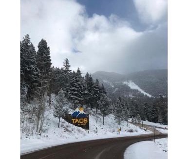 Arroyo Seco House | Side-by-side Adobes, 9 Mi To Taos Ski Valley