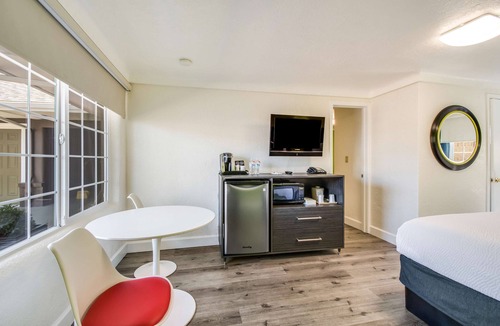 Whiteaker Hotel | Signature Inn Eugene