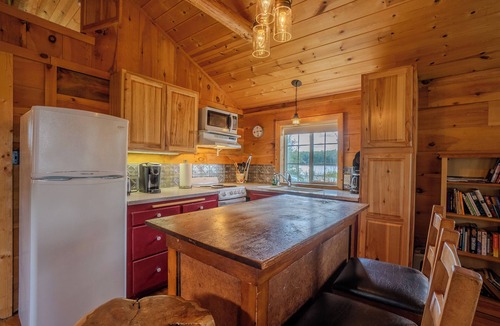 Trego Cabin | Silver Lake Cabin and Bunk House with North Woods Charm
