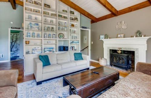 Pittsfield House | Silver Spring Chalet