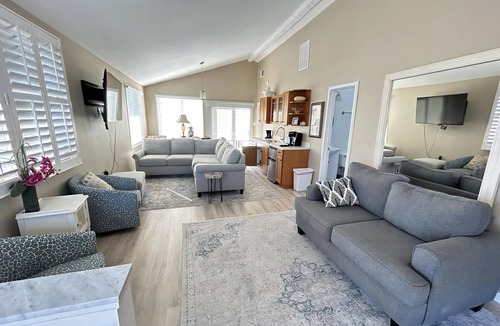Harvey Cedars House | Single family house steps to beach