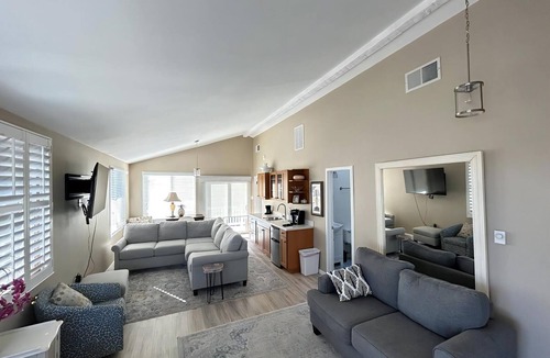 Harvey Cedars House | Single family house steps to beach