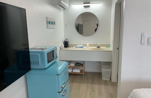 Lake City Hotel | Single King Room