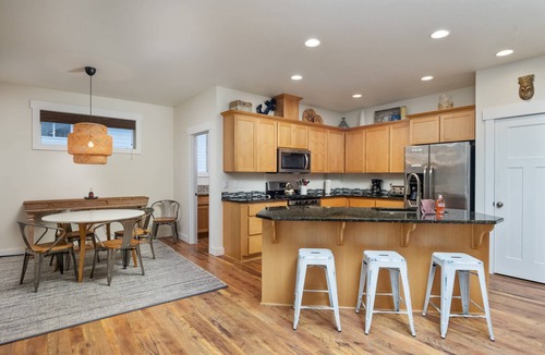 Warrenton House | Single Level Lakeview Home, Amazing Views, Close to the Beach, Ping Pong, Fire-Pit, BBQ