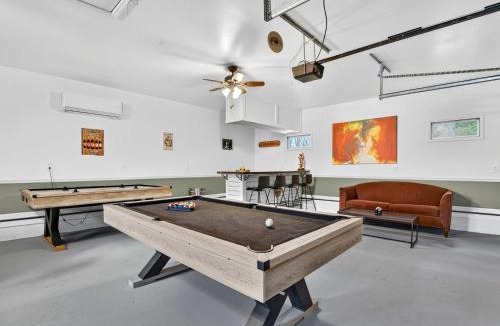 Cabins House | Single-level River Access Fire Pit & Game Room