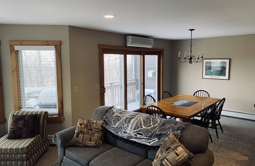 North Troy House | Ski Chalet (Ski-in/Ski-out)