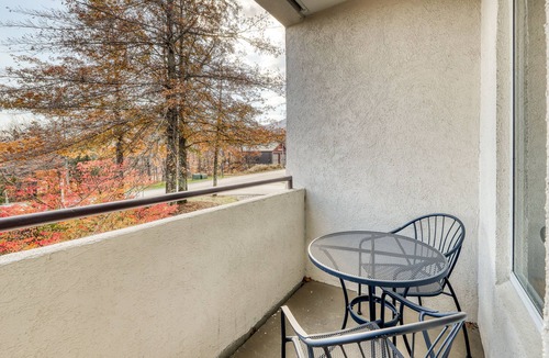 Warren Condo | Ski getaway near the slopes with private balcony & mountain views
