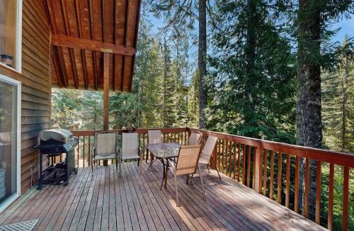 Government Camp House | Ski home with mountain views & private hot tub - plus an additional apartment