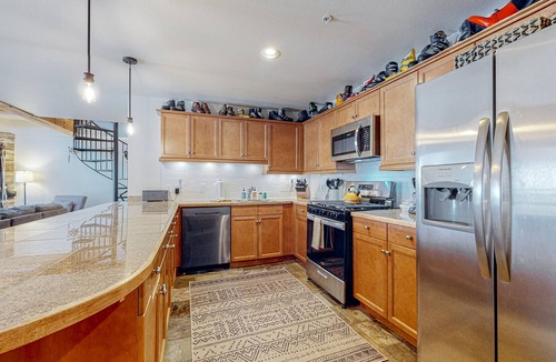 Taos Ski Valley Condo | Ski-in/out condo with mountain views, central location, & fireplace