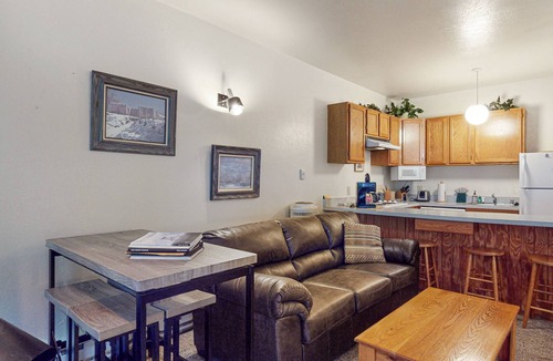 Taos Ski Valley Condo | Ski-In, Ski-Out Condo at Sierra Del Sol with Sauna & Views, Walk to Village