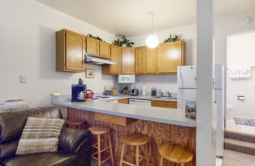 Taos Ski Valley Condo | Ski-In, Ski-Out Condo at Sierra Del Sol with Sauna & Views, Walk to Village