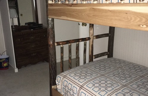 Wardsboro House | Ski Mt. Snow, Stratton in Minutes