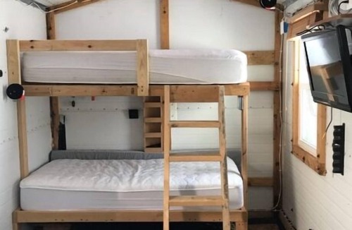 Isle House | Skid House 7
