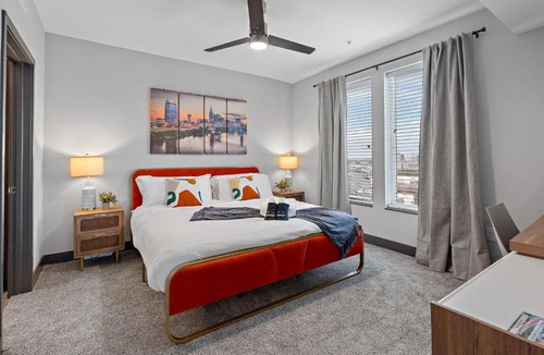 West End Apartment | Skyline Views & PoolMins to Vanderbilt