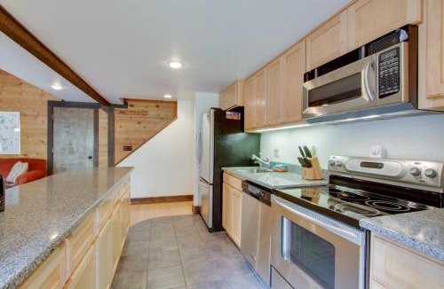 Overlook Park House | Sleek home with private hot tub & SHARC access - dog-friendly
