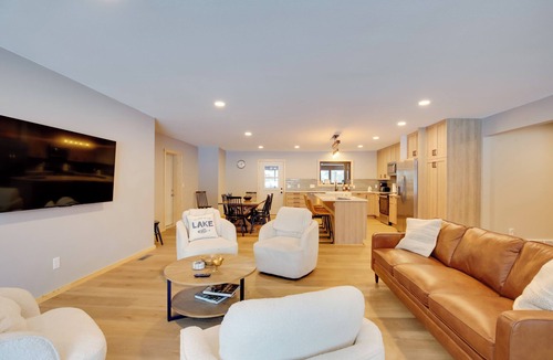 Eagle River Cottage | Snowmobile & Enjoy Eagle River! Southside Lodge