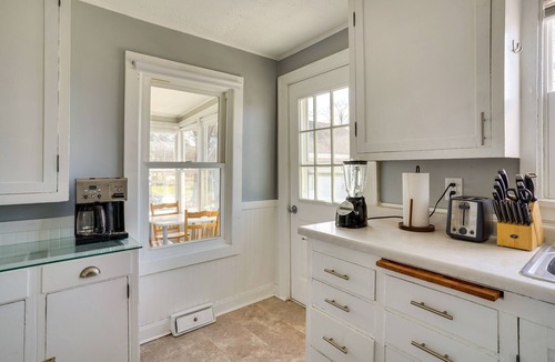 Mound Apartment | Snowmobile Trail On-Site: Lakefront Mound Apt!