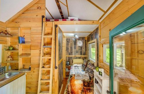 Florence Apartment | Solar-Powered Brandon Studio Cabin Hiking Access