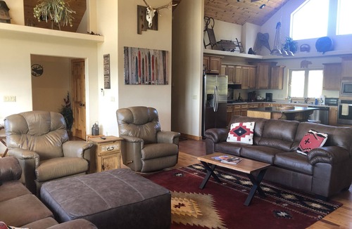 Angel Fire House | Solitude, 20 mile views, Wildlife, Hot tub, Skiing, Perfect for families!