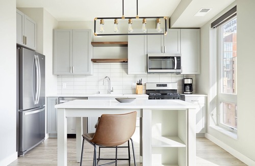 Mill District Apartment | Sonder at Vicinity | One-Bedroom Apartment w/Balcony