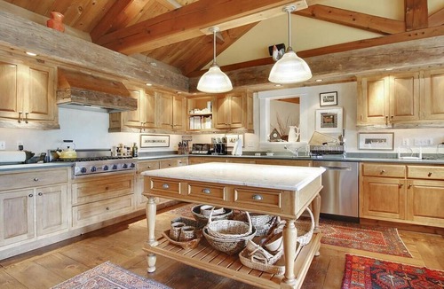Stowe Hollow House | Soupcon: 4 br, fireplaces, game room, sauna, hot tub, views!