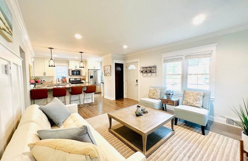 South St. Paul House | Southie Paradise: Minutes to Xcel Energy Center