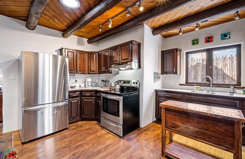 Taos House | Southwestern home with cozy fireplaces, grill & washer/dryer - near Taos Plaza