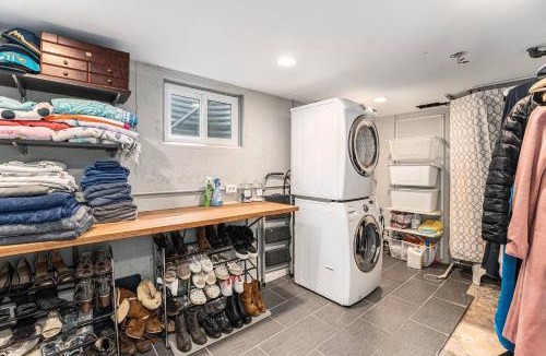 Highland Park House | Spa Getaway with Open Space Access Sauna & Hot Tub & Cold Plunge