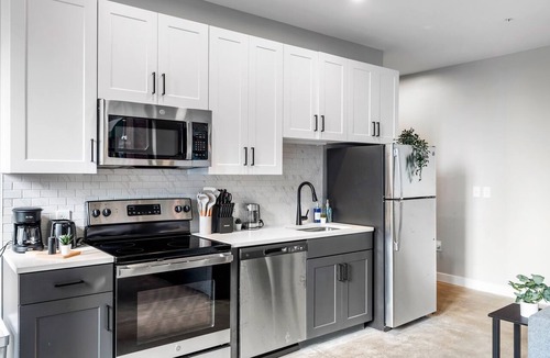 Downtown Cincinnati Apartment | Spacious 2BR Apt at Textile | CozySuites