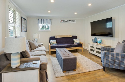 East Harwich House | Spacious 3/2 Single Level 🏠 WIFI, A/C, PELOTON, 1.2 Mi to 🏝 Close to 🚲 Path