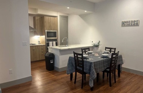The Galleria Apartment | Spacious 3 Bed/2.5 Bath Apartment in the Galleria