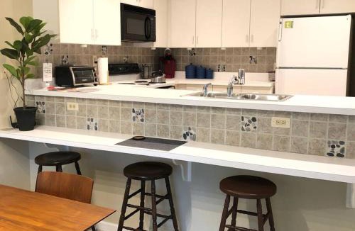 Hancock House | Spacious 3BR 3BA Sleeps 8 Ski On Off Jiminy Mountain Resort