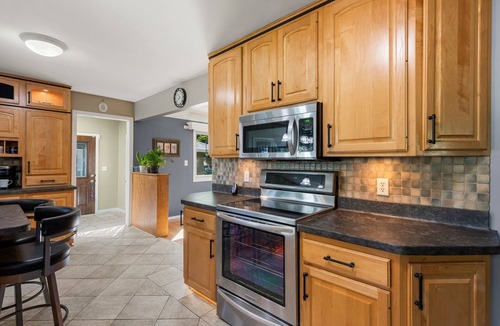 Burnsville House | Spacious 4-bedroom house in charming Burnsville with Pool!
