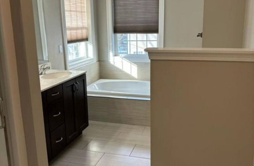 Plantsville House | "Spacious 5-Bedroom Retreat for Families & Groups"