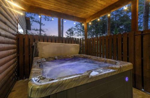 Hochatown House | Spacious 5BR with Pond - Hot Tub - Games - Sleeps 19